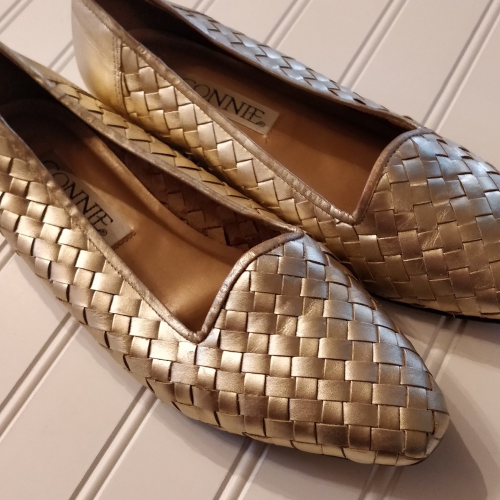 *Vintage* Connie gold woven leather flats